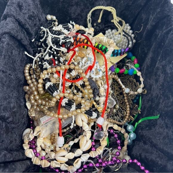 Crafters jewelry and junk drawer 5lbs vintage to current 5 pound scoop - Picture 6 of 8